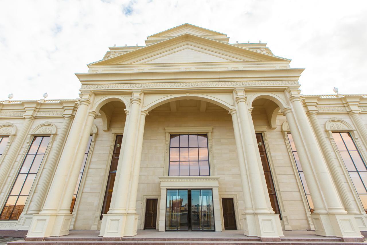 Sultan Palace Hotel Атирау Екстер'єр фото The main entrance of the museum