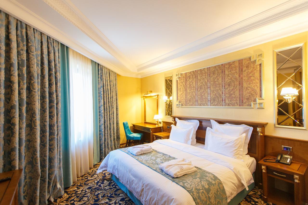 Sultan Palace Hotel Атирау Екстер'єр фото A bedroom at the hotel