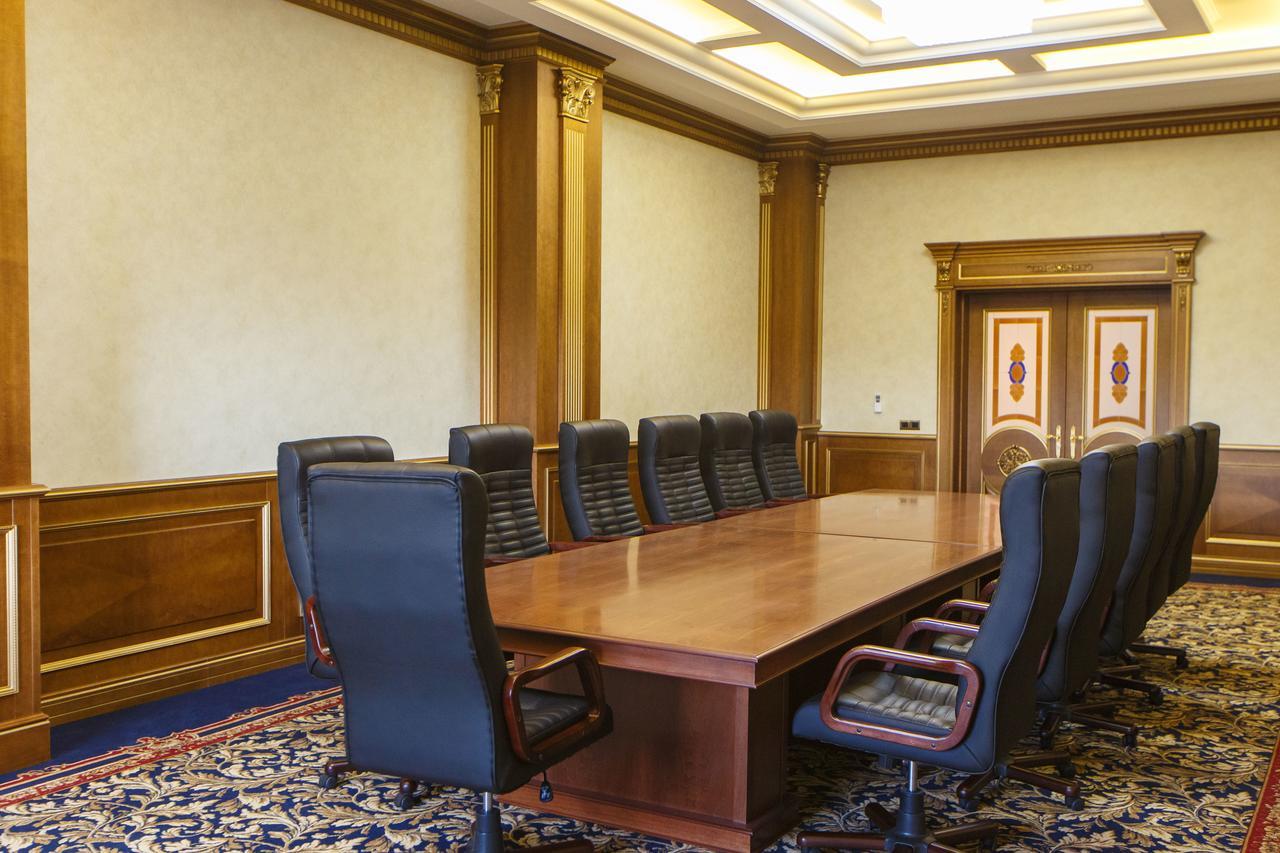 Sultan Palace Hotel Атирау Екстер'єр фото The meeting room of the Cabinet of the President of the Republic of Azerbaijan