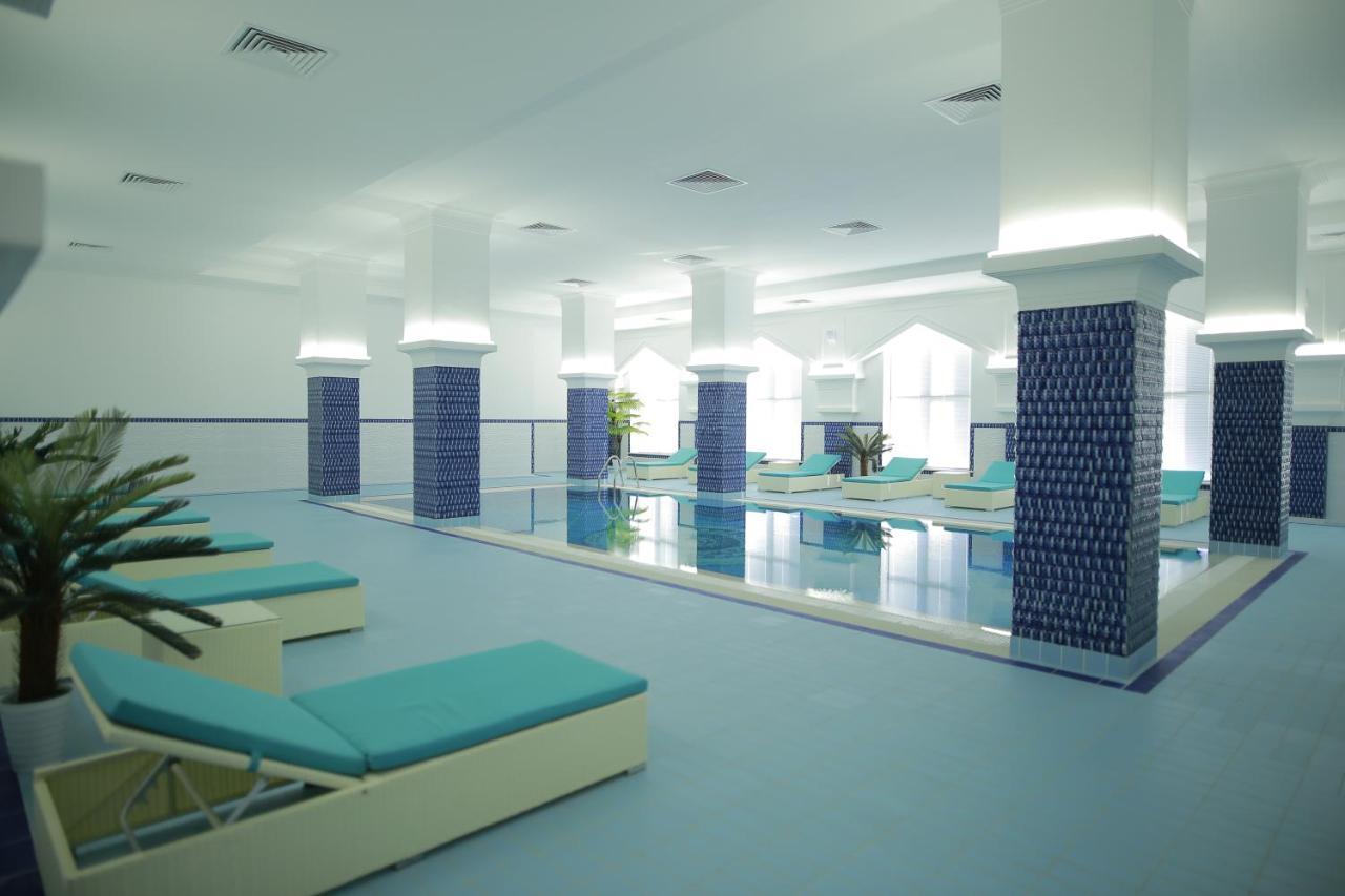 Sultan Palace Hotel Атирау Екстер'єр фото The indoor pool